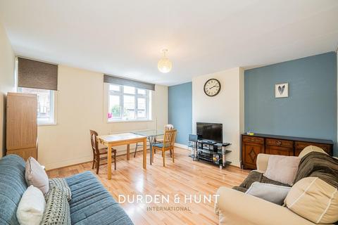 2 bedroom apartment to rent, High Road, Loughton, IG10