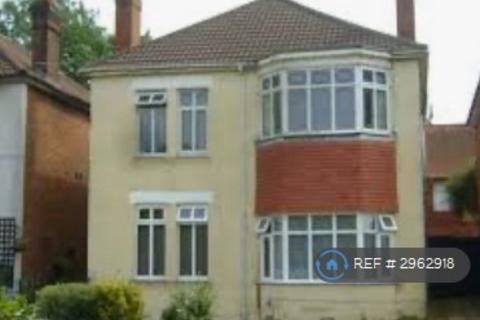 2 bedroom flat to rent, Holdenhurst Road  Orp, Bournemouth, BH8