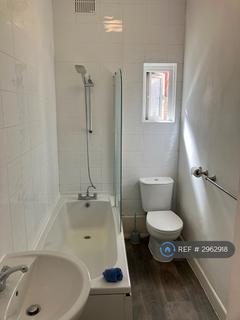 2 bedroom flat to rent, Holdenhurst Road  Orp, Bournemouth, BH8