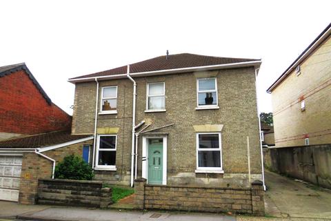 3 bed flat/apartment for rent in Devizes Road, SALISBURY, SP2