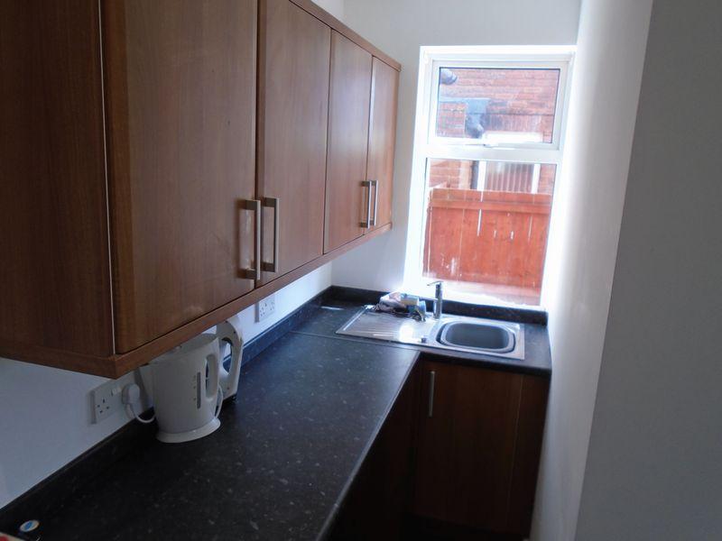 Apartment in Newcastle upon Tyne, Tyne and Wear - View 3