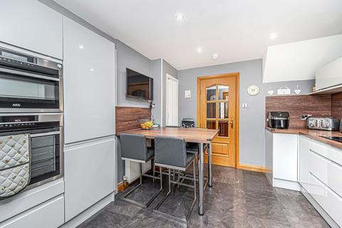 3 bedroom terraced house for sale, Solway Place, Glenrothes