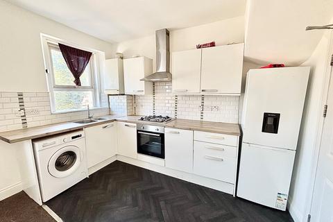 3 bedroom flat to rent, South Birkbeck Road, London, E11