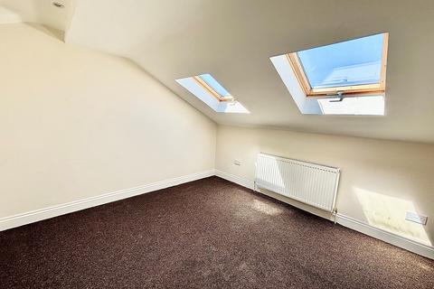 3 bedroom flat to rent, South Birkbeck Road, London, E11