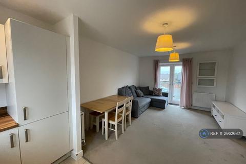 2 bedroom flat to rent, Newland Avenue, Bishop's Stortford, CM23