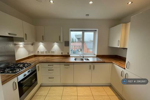 2 bedroom flat to rent, Newland Avenue, Bishop's Stortford, CM23