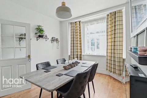 2 bedroom semi-detached house for sale, Ffrwd Road, Pontypool