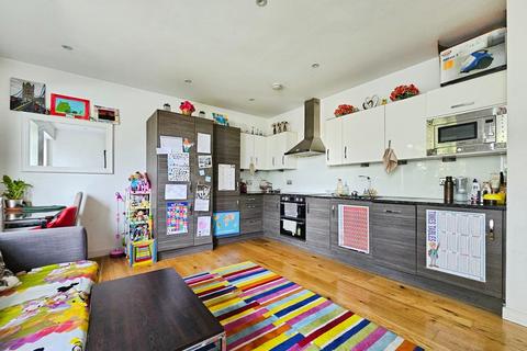 2 bedroom apartment to rent, Clayton Road, Hayes, UB3