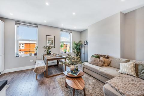 1 bedroom flat to rent, Chiswick High Road, London, W4