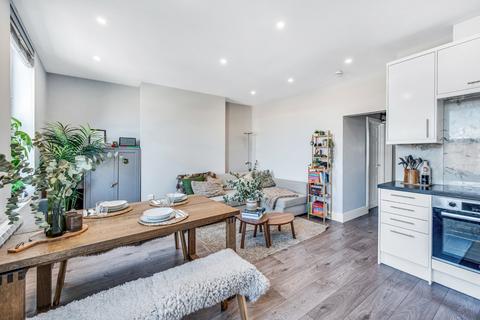 1 bedroom flat to rent, Chiswick High Road, London, W4