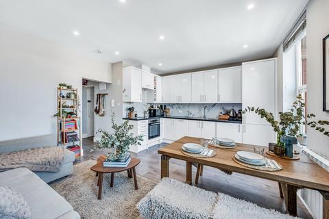 1 bedroom flat to rent, Chiswick High Road, London, W4