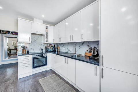 1 bedroom flat to rent, Chiswick High Road, London, W4