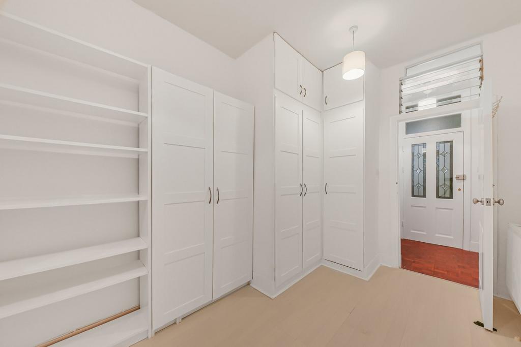 House in London - View 5