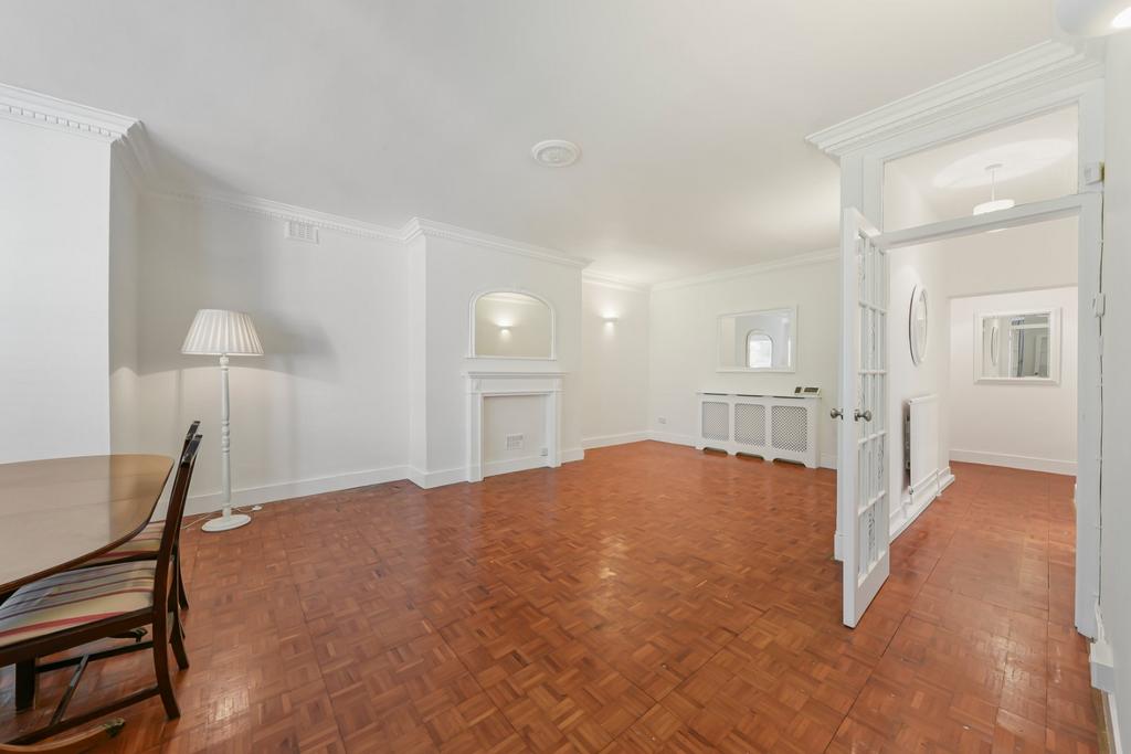 House in London - View 2