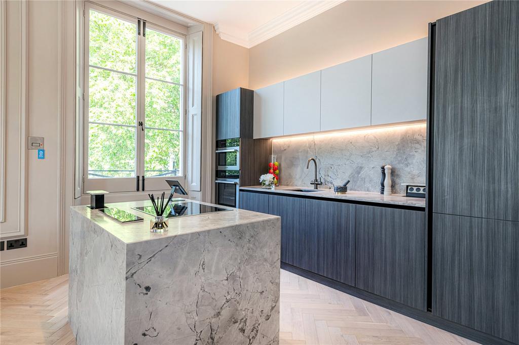 Apartment in Hyde Park - View 3