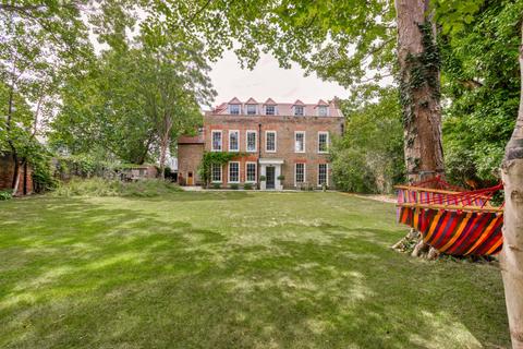 4 bedroom flat for sale, Mortlake High Street, London SW14