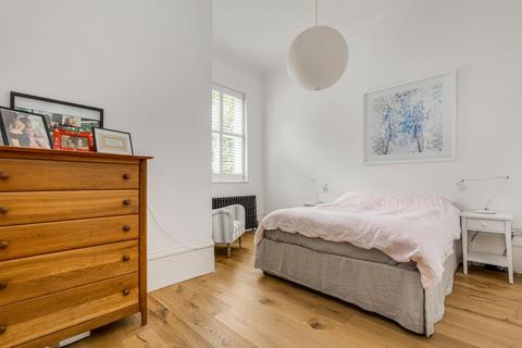 4 bedroom flat for sale, Mortlake High Street, London SW14