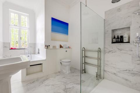 4 bedroom flat for sale, Mortlake High Street, London SW14