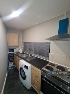 Studio to rent, Weatherfield House, Farnworth, Bolton, BL4