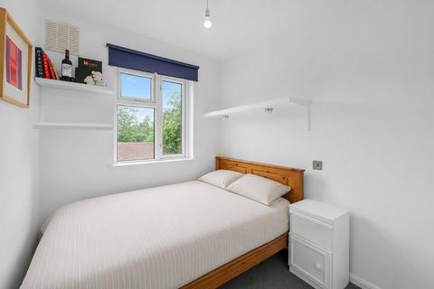 3 bedroom flat for sale, Mortlake High Street, London, SW14