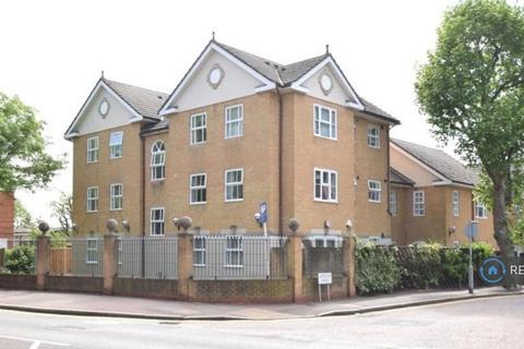 2 bedroom flat to rent, Upward Court, Romford, RM1