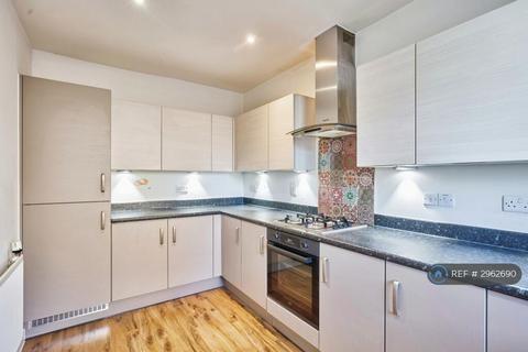 3 bedroom terraced house to rent, Ager Avenue, Dagenham, RM8