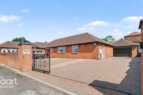 3 bedroom detached bungalow for sale, Bawtry Road, Blyth, Doncaster