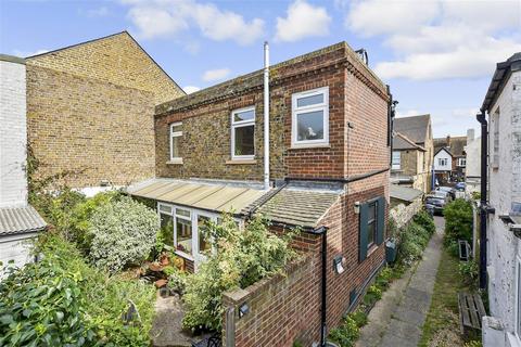 2 bedroom cottage for sale, High Street, Broadstairs CT10