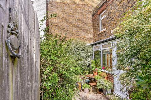 2 bedroom cottage for sale, High Street, Broadstairs CT10