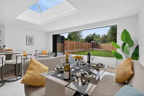 3 bedroom detached house for sale, Bucknalls Lane, Watford, WD25