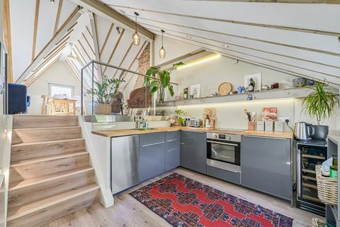 1 bedroom duplex for sale, Helix Road, London, SW2