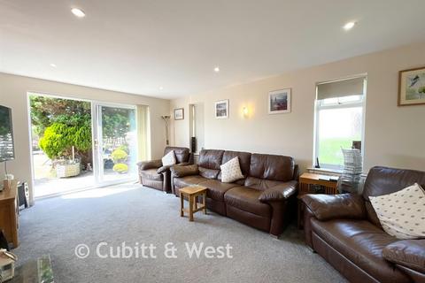 4 bedroom chalet for sale, Bowness Avenue, Lancing BN15