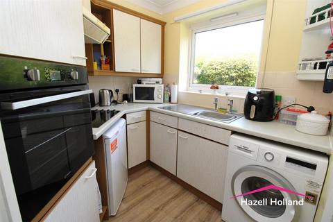 1 bedroom retirement property for sale, Oakleigh Close, Swanley