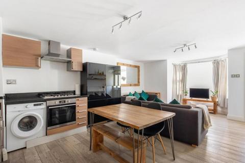 1 bedroom flat for sale, Bedford Road, London SW4