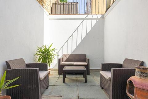 1 bedroom flat for sale, Bedford Road, London SW4
