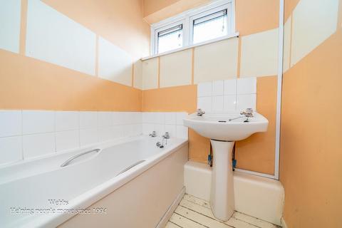 3 bedroom terraced house for sale, Murdock Way, Walsall WS2