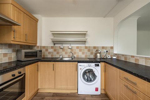 undefined, 16 Quarrydene, Melrose