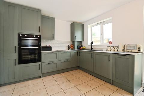 Tenth Avenue, Bristol, Gloucestershire, BS7