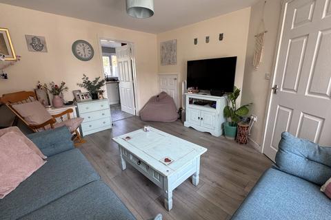3 bedroom semi-detached house for sale, Upton Drive, Burton-On-Trent, DE14
