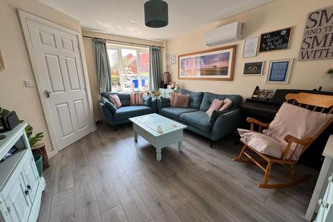 3 bedroom semi-detached house for sale, Upton Drive, Burton-On-Trent, DE14