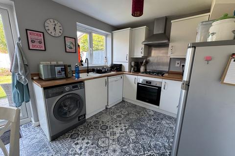 3 bedroom semi-detached house for sale, Upton Drive, Burton-On-Trent, DE14