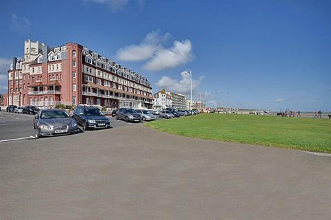 1 bedroom apartment for sale, De La Warr Parade, Bexhill-On-Sea