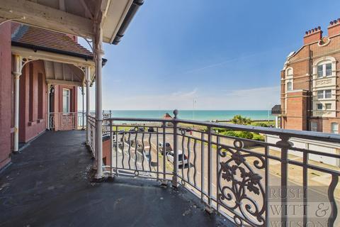 1 bedroom apartment for sale, De La Warr Parade, Bexhill-On-Sea