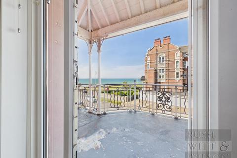 1 bedroom apartment for sale, De La Warr Parade, Bexhill-On-Sea