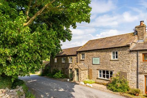 5 bedroom country house for sale, West Close Farmhouse & Two Cottages, Melmerby, Leyburn