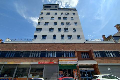 1 bedroom flat for sale, Flat 24 Alexander House, 50 Station Road, Aldershot, Hampshire, GU11 1BG
