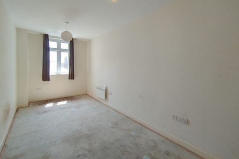 1 bedroom flat for sale, Flat 24 Alexander House, 50 Station Road, Aldershot, Hampshire, GU11 1BG