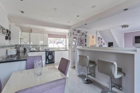 3 bedroom semi-detached house for sale, Greenfield Close, Pontnewydd, NP44
