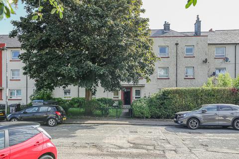 3 bedroom flat for sale