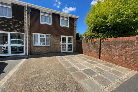 3 bedroom end of terrace house for sale, The Close, Luton, Bedfordshire, LU3 2LR